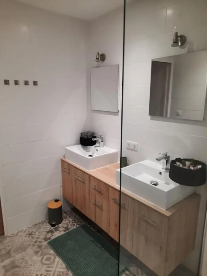 Beautiful Old Town Flat, Near The Beach Nice