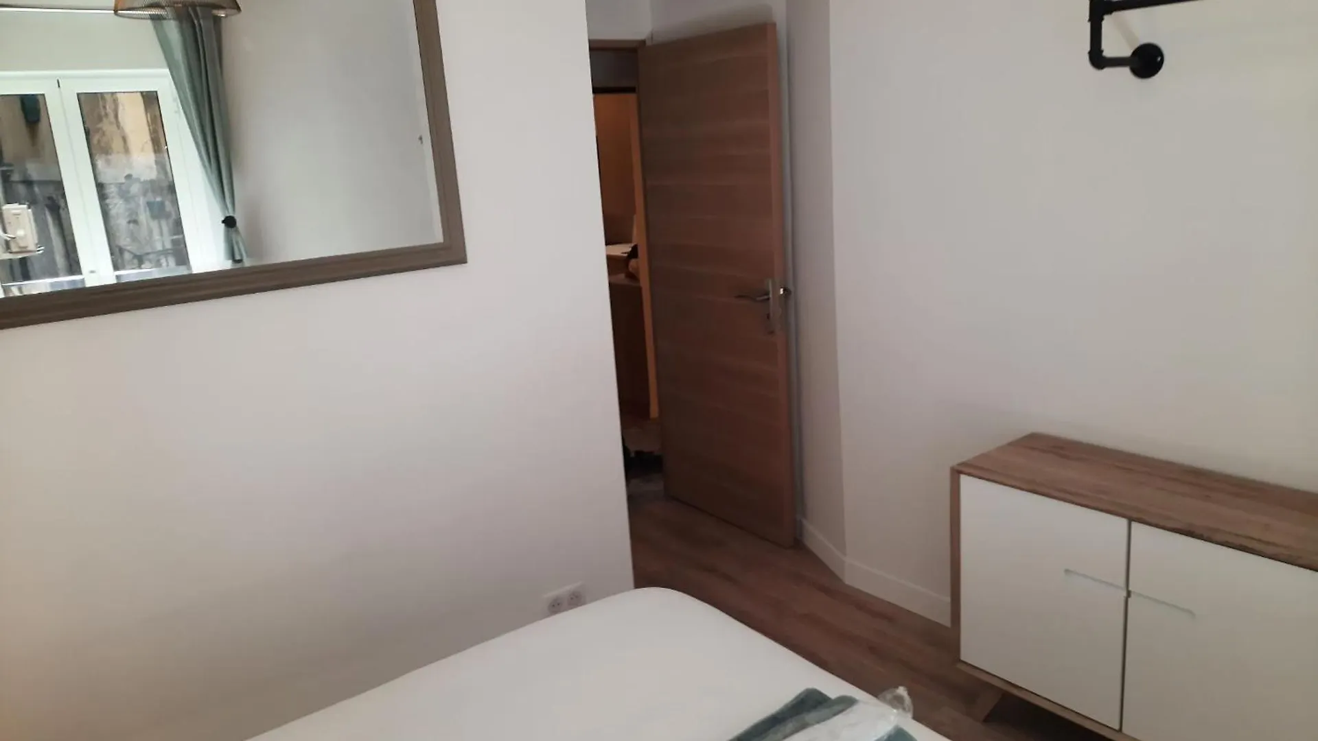 Beautiful Old Town Flat, Near The Beach Nice